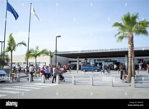 arrivals paphos airport today.